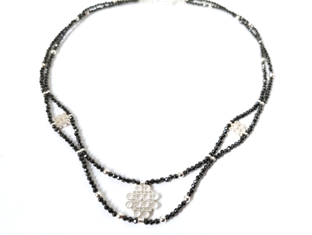 Spinellkette
