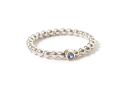 Zarter Weissgoldring mit Safir