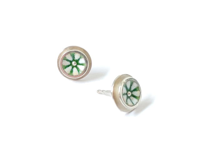 Emailleohrstecker mit Muster